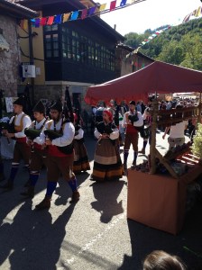 artesanía asturiana en cenera