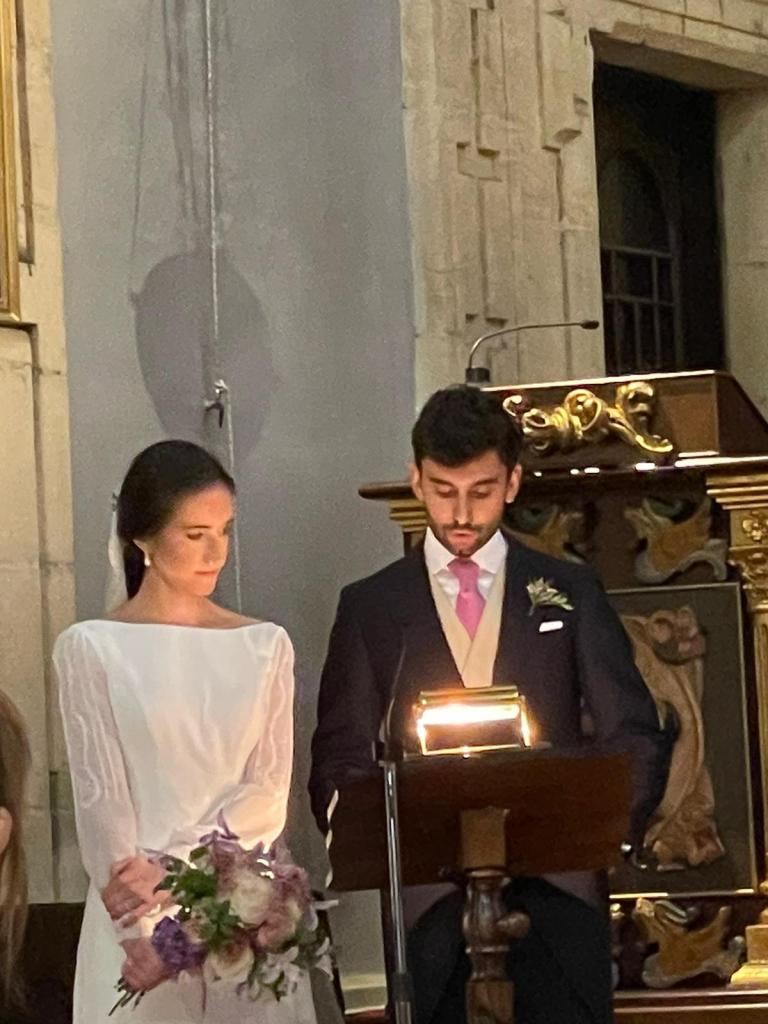 Bodas de vino y rosas – Vivo y Coleando, image size:768x1024